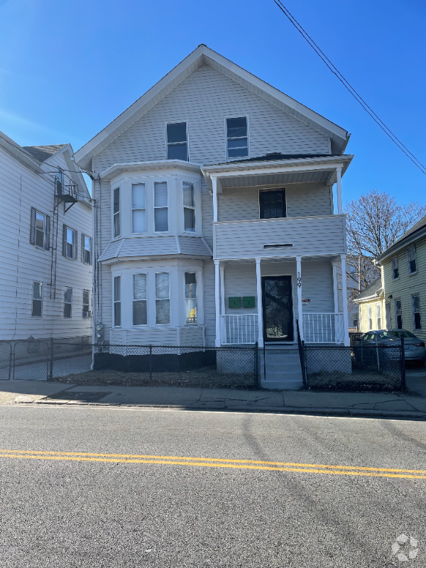 Building Photo - 199 Pawtucket Ave Unit 1 Rental