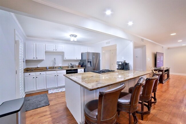 Photo - 2625 Peckham St