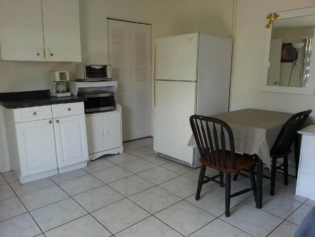 Building Photo - 1568 NE 45th St Rental