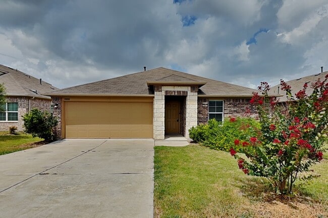 Building Photo - 10808 Seguin St
