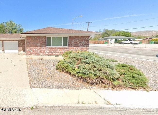 Building Photo - 685 Genoa Ave Rental