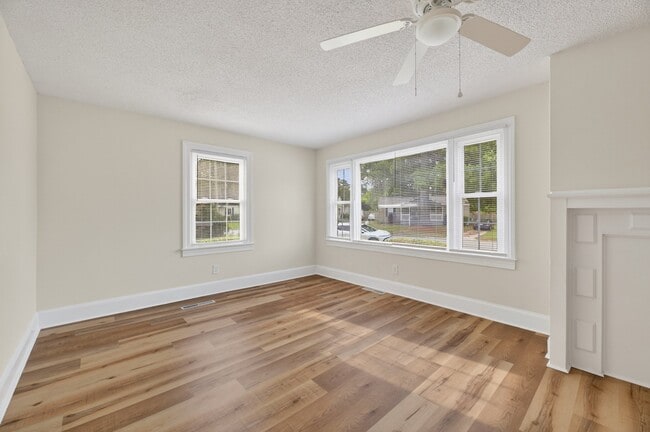 Photo - 2813 Jackson Dr