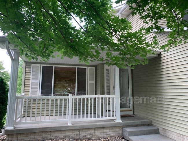 Photo - 402 SE Orchid St