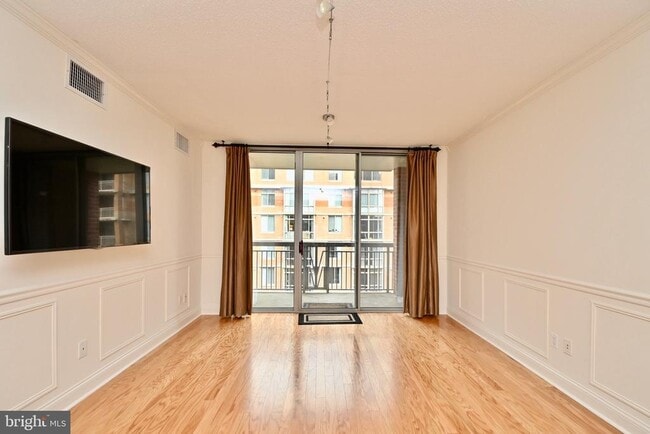 Building Photo - 1020 N Highland St Unit 807