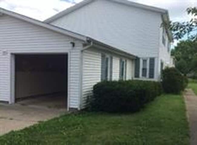 Building Photo - 706 Crescent Dr Unit B Rental