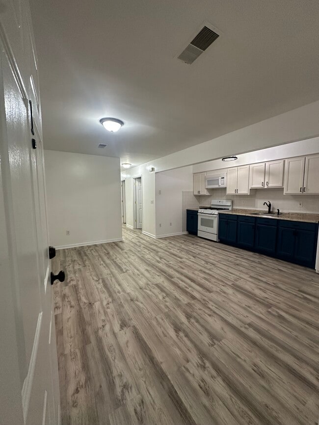 Kitchen /Dinning Room - 197 N 5th St Unit Apartment 1st Floor