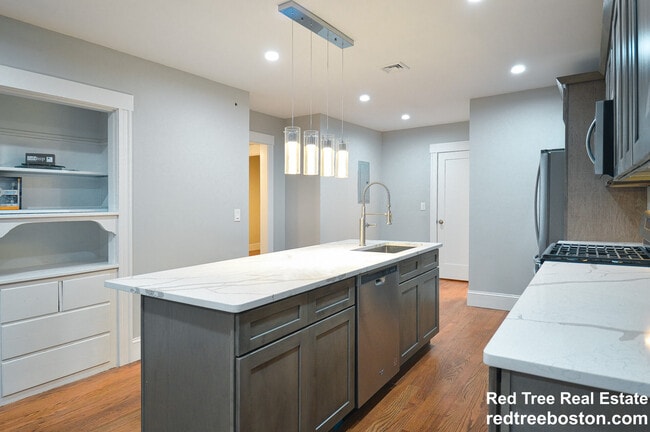 Photo - 25 Firth Rd Unit U2 3-bed 2-b Roslindale