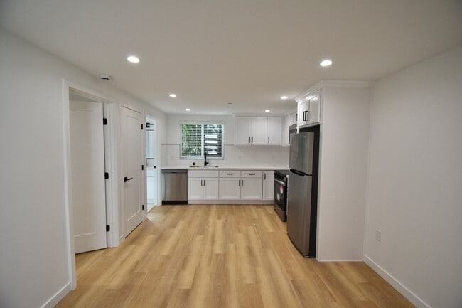 Photo - 14830 Dickens St Unit 14834