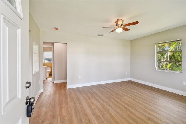 Photo - 951 Lantana Ave