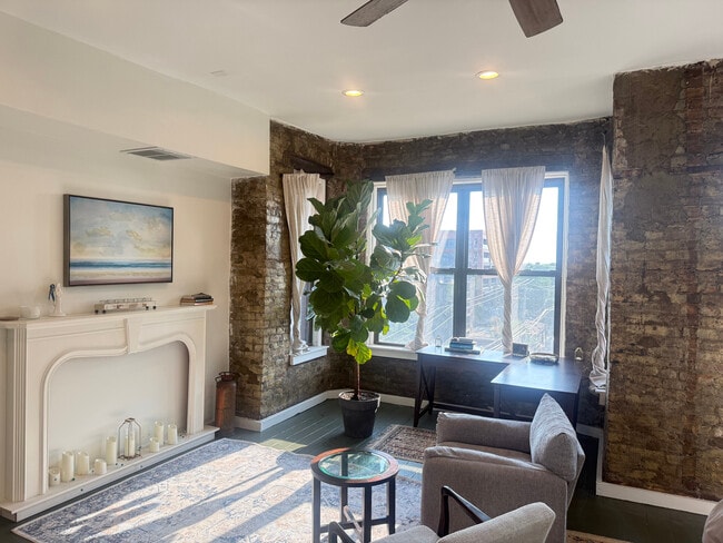 Photo - 1621 N Francisco Ave Unit 4F