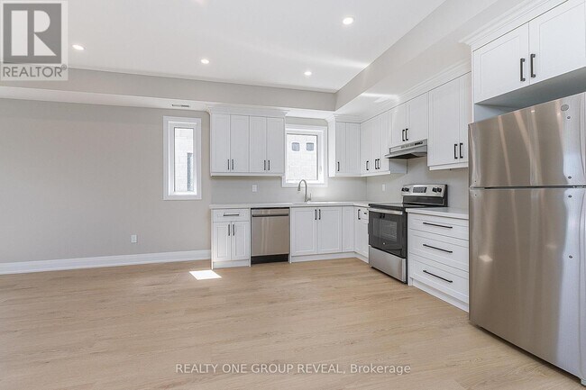 Photo - 223 Grenfell St Unit 2