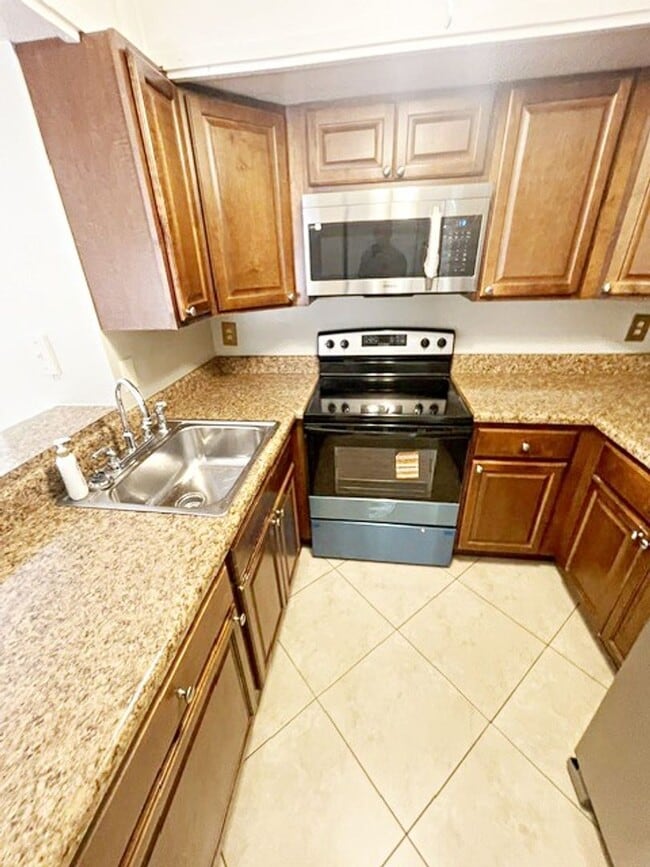 Photo - MIDPORT II CONDO
