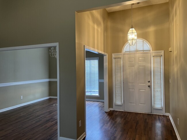 Photo - 205 Southfield Ct