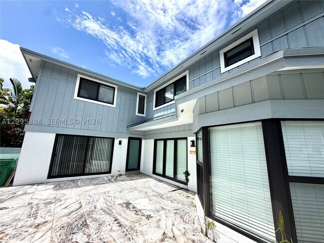 9900 NW 52nd Terrace