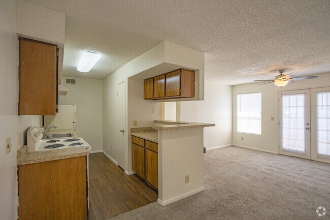 1BR, 1BA - 660SF - Cimarron Trails Apts.