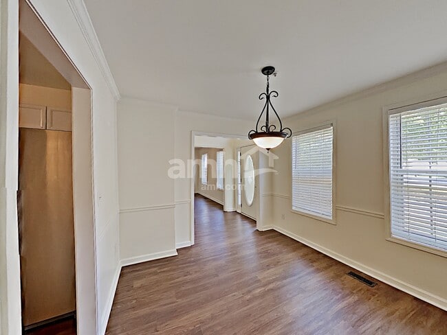 Photo - 714 Ridgewood Way