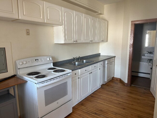 Photo - 170 Elm St Unit 9