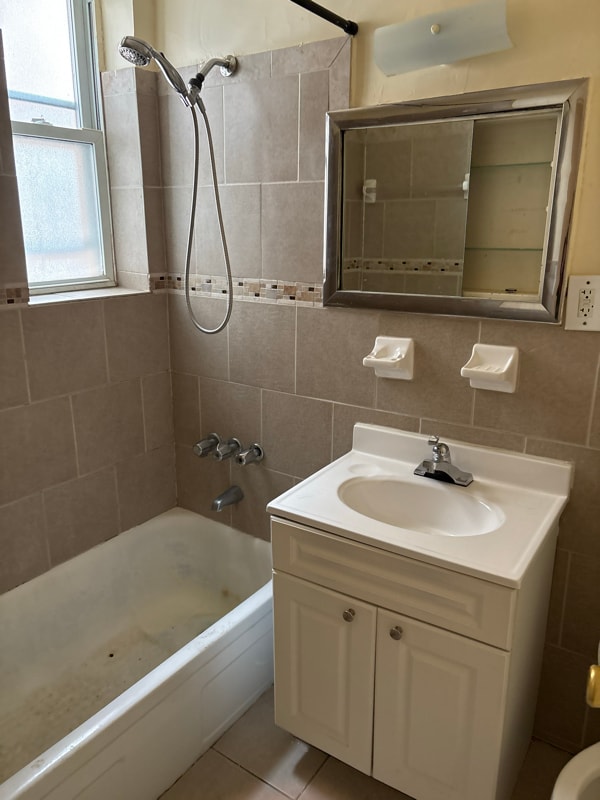 Photo - 3940 Bronx Blvd Unidad 3