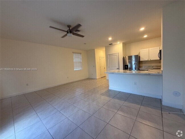 Building Photo - 1100 SW 6th Ct Rental