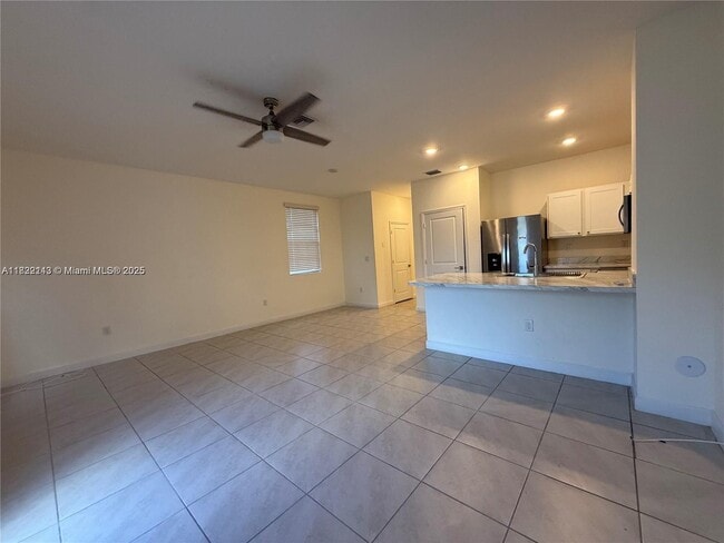 Photo - 1100 SW 6th Ct Casa Adosada