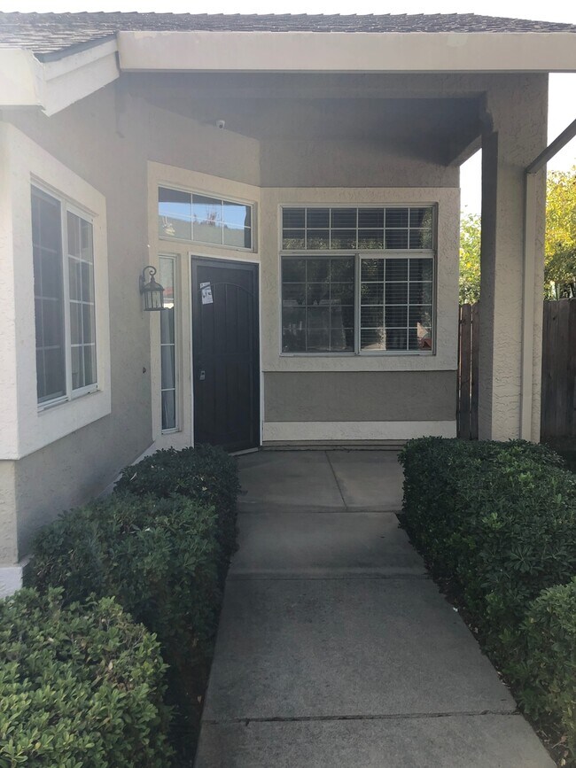 Photo - 3 BED 2 BATH HOME W/ UPGRADES ON CUL-DE-SAC