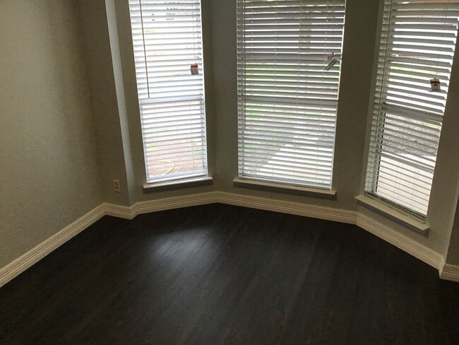 Photo - AVAILABLE NOW !