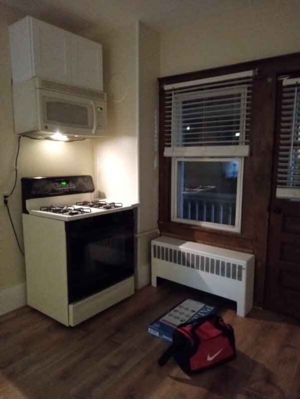 Photo - 301 South Main St Unidad in the back up the stairs