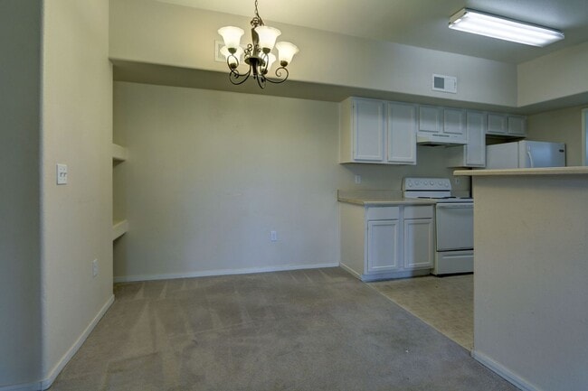 Photo - 2615 W Gary Ave