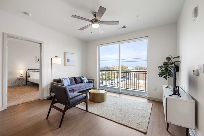 Photo - 633 E Main St Unit ID1031624P