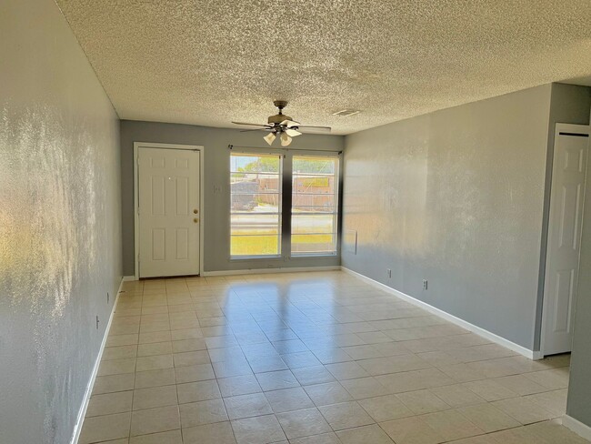 Photo - Cozy 2 bed 1 bath duplex!!