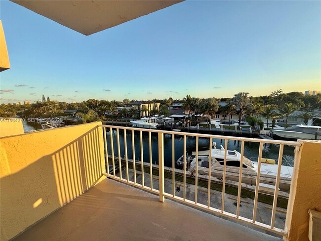 Photo - 2350 NE 135th St Unit 409