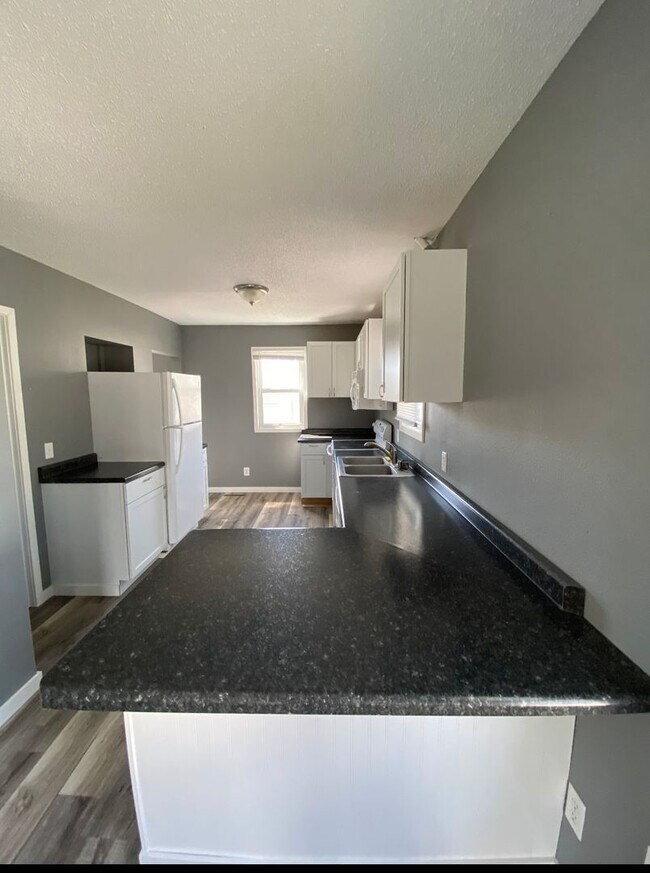 2 bedroom 1 bathroom, pet friendly house. Rental House Rental in