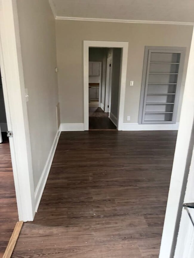 Photo - 301 W Steele St