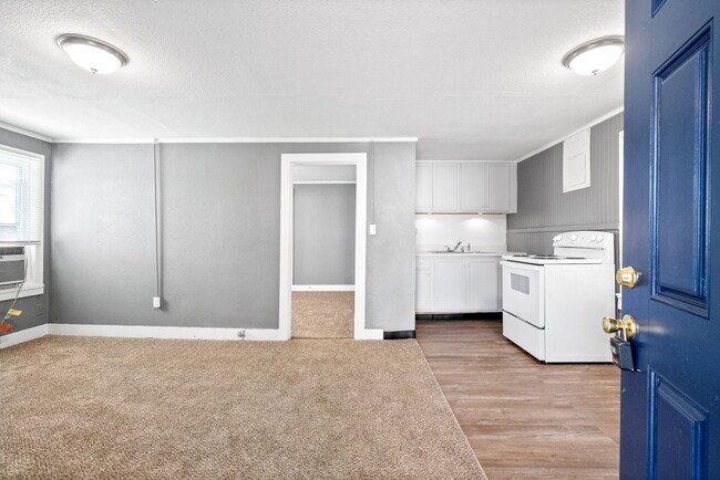 Building Photo - Lafayette Road-420 Unit 420B