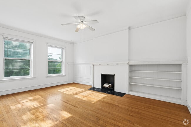 4BR, 1BA - 1,658SF - Living Room