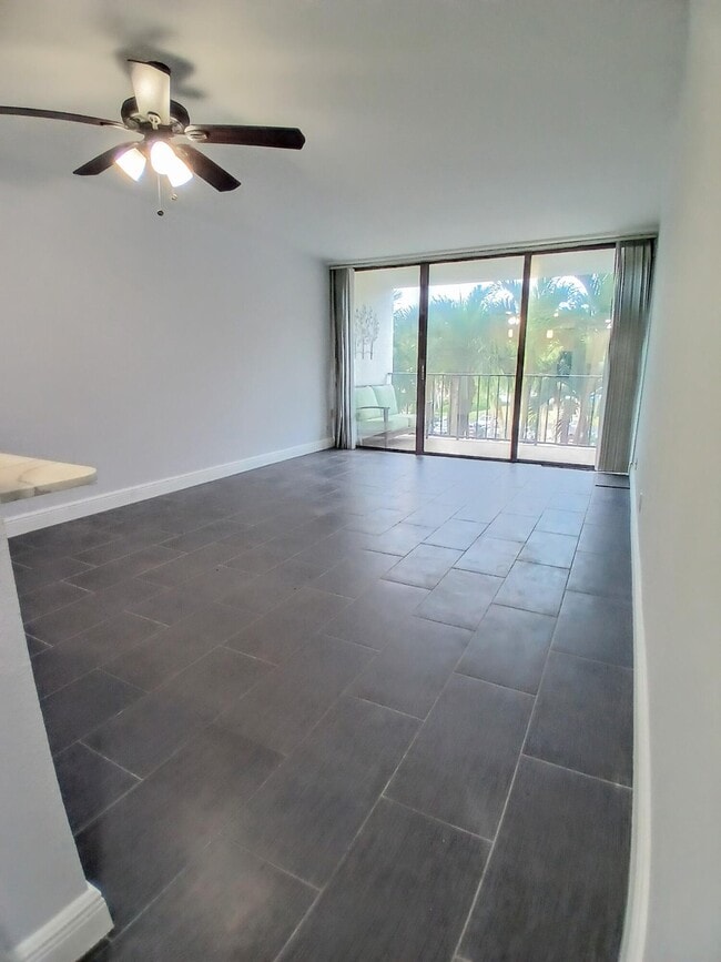 Photo - 1830 Embassy Dr Unit 303