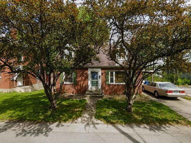 Photo - 106 Chautauqua St
