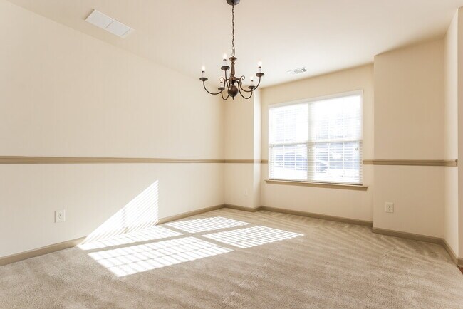 Photo - 500 Ballyshannon Dr