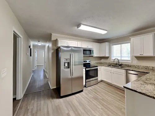 Photo - 550 Transit Cir