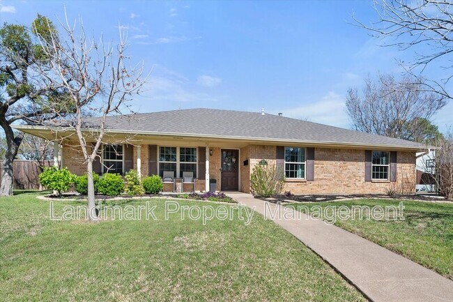 Photo - 1415 Moss Rose Cir