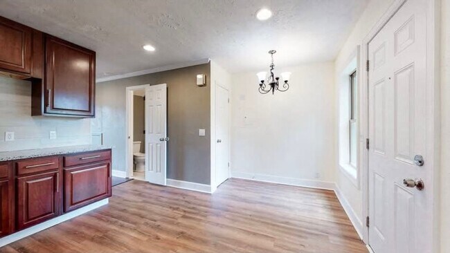 2605 Alameda St