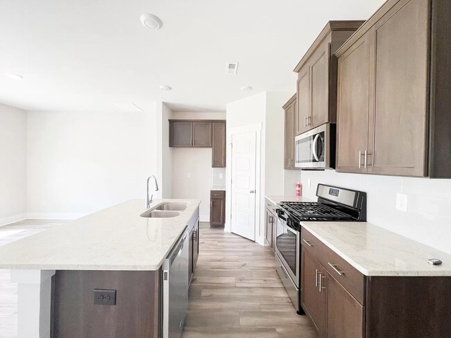 4 Beachley Pl
