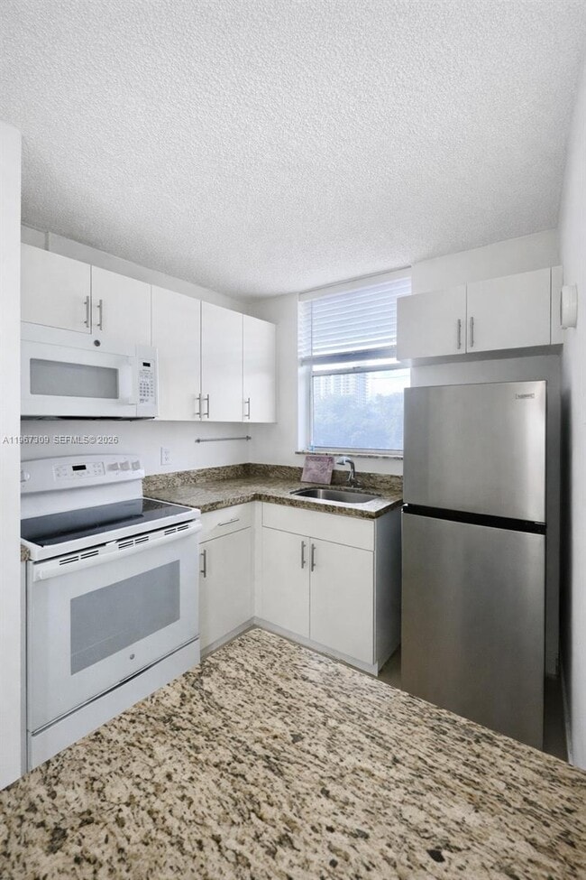 Photo - 1801 S Treasure Dr Unidad 407