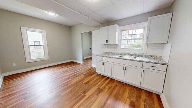 Photo - 2027 W 105th St