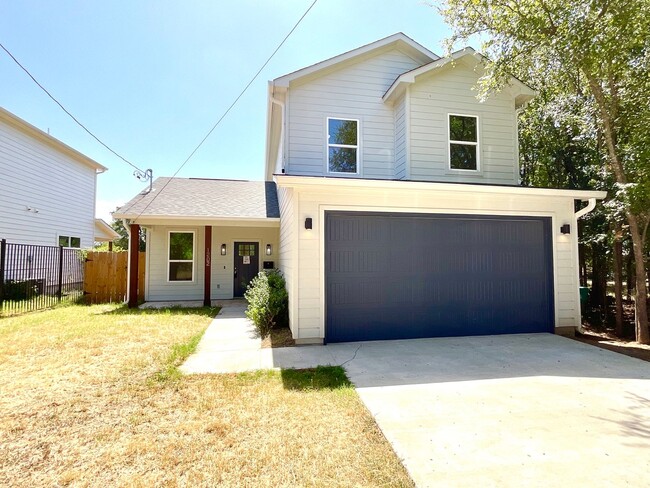 Building Photo - 1202 Mystic Dr