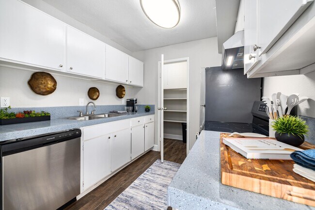 Photo - Serena Apartments