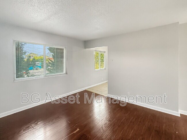 Photo - 922 Carlson Blvd Unit 5