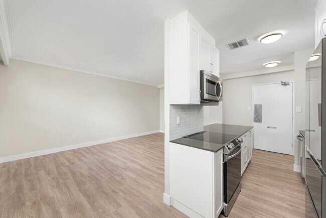 Photo - 115 Dowling Avenue