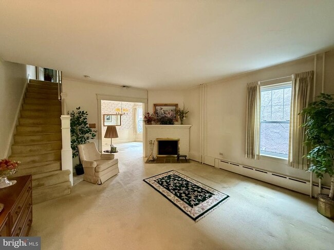1557 Dauphin Ave