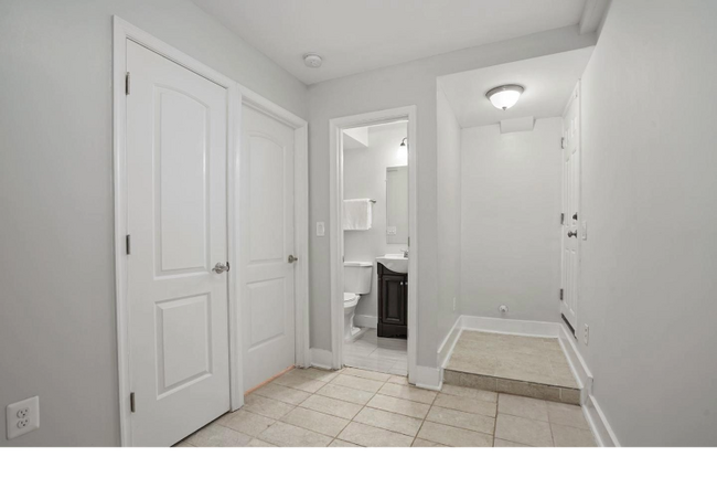 Photo - 1260 Penn St NE